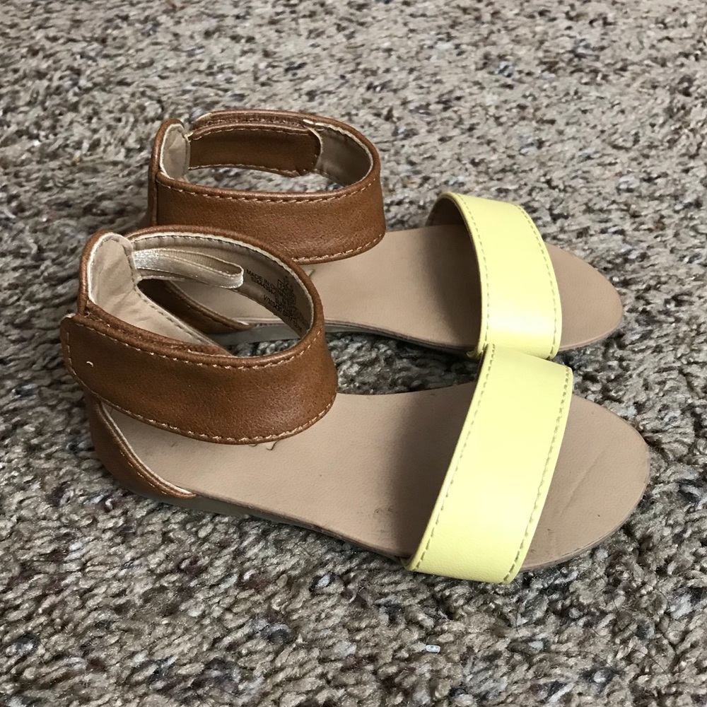 Adorable Yellow and Brown Sandal